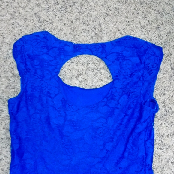 Dress - Picture 2 of 3